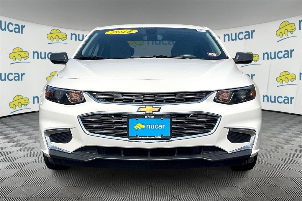 2018 Chevrolet Malibu LS - Photo 2