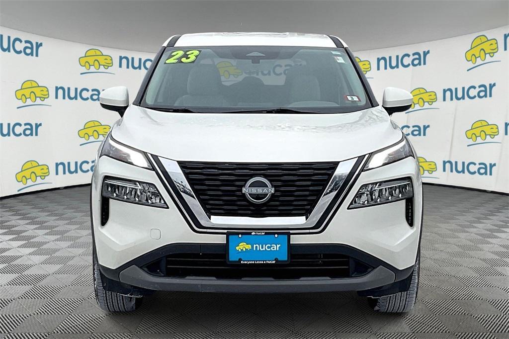 2023 Nissan Rogue SV - Photo 2