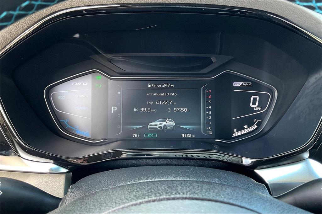 2021 Kia Niro Touring - Photo 24