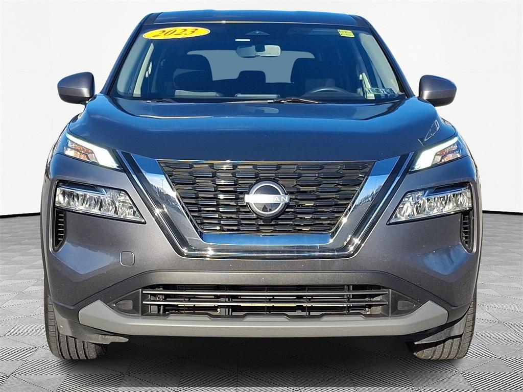 2023 Nissan Rogue SV - Photo 2