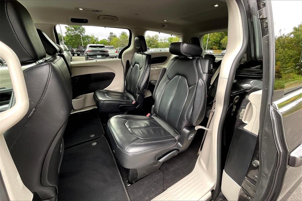 2022 Chrysler Pacifica Touring L - Photo 15