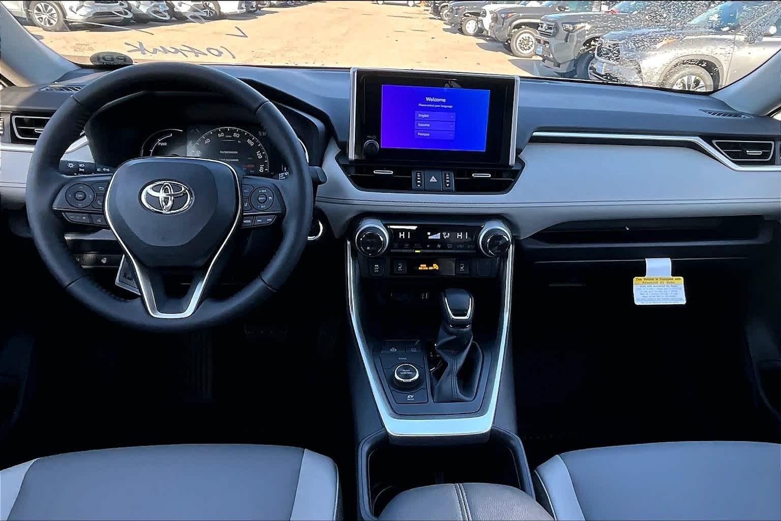 2025 Toyota RAV4 Hybrid XLE Premium - Photo 10