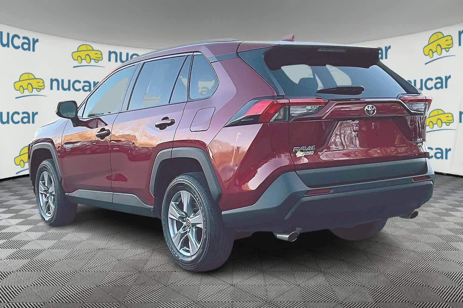 2022 Toyota RAV4 XLE - Photo 4