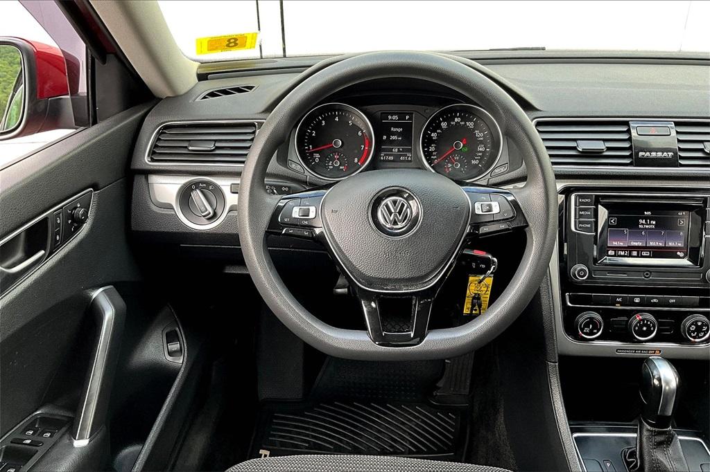 2018 Volkswagen Passat 2.0T S - Photo 17