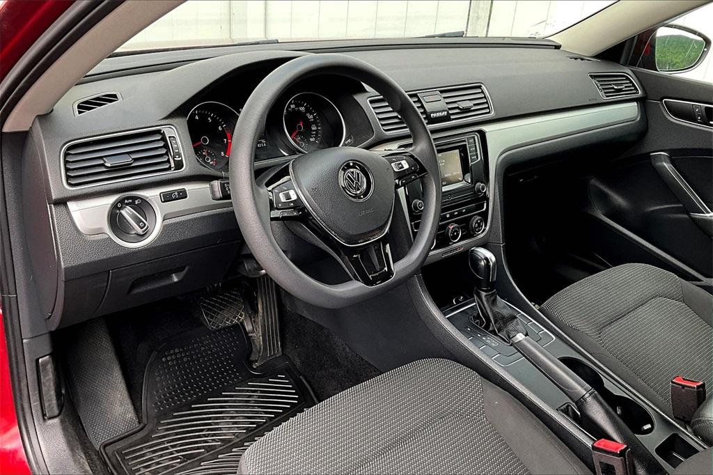 2018 Volkswagen Passat 2.0T S - Photo 8