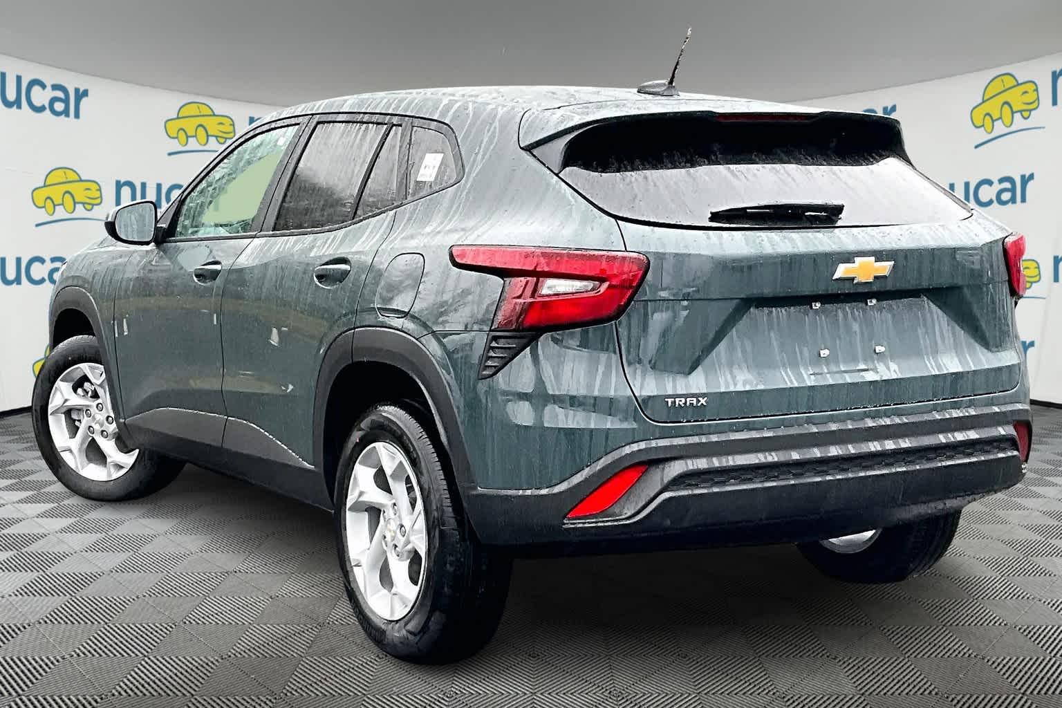 2025 Chevrolet Trax LS - Photo 5