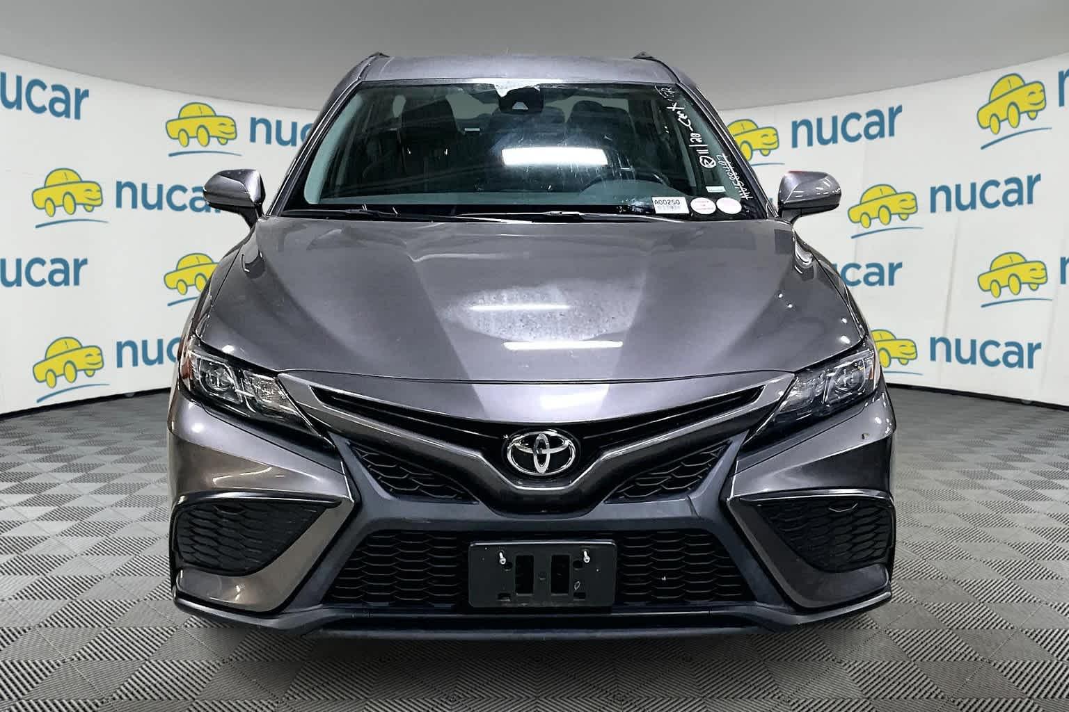 2021 Toyota Camry SE - Photo 2