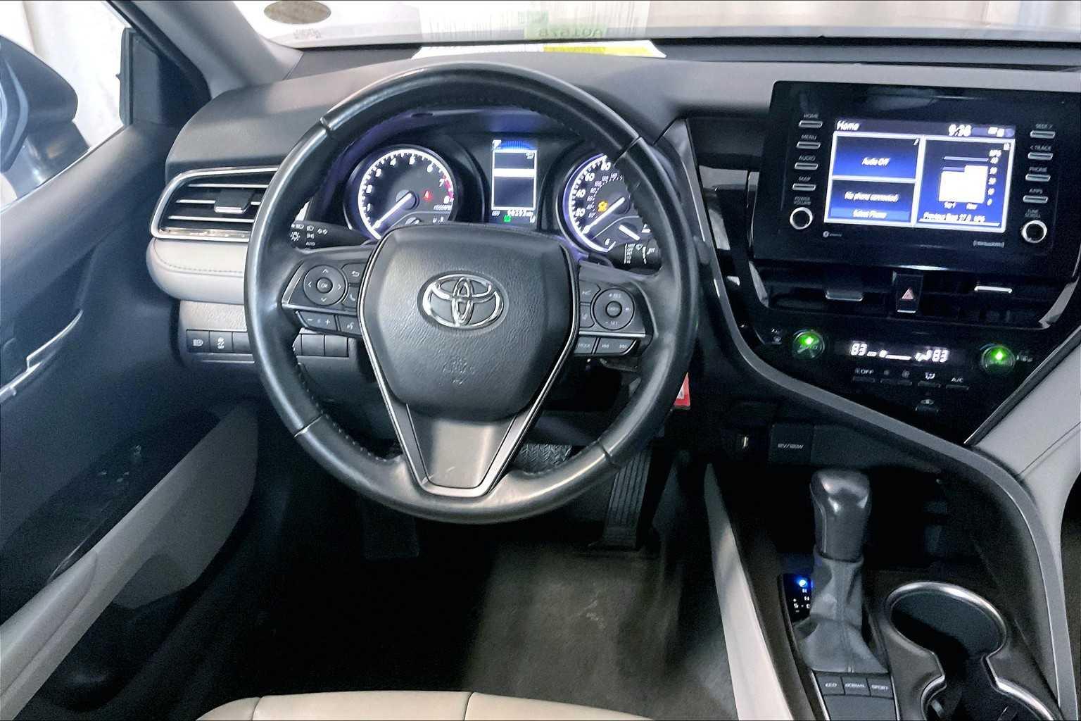 2022 Toyota Camry SE - Photo 17