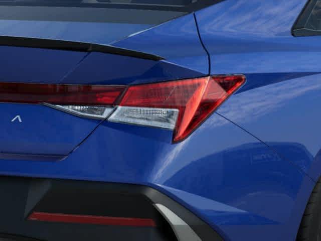 2025 Hyundai Elantra SEL Sport - Photo 11