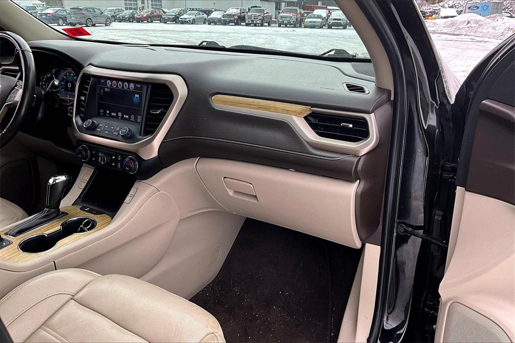 2019 GMC Acadia Denali - Photo 13