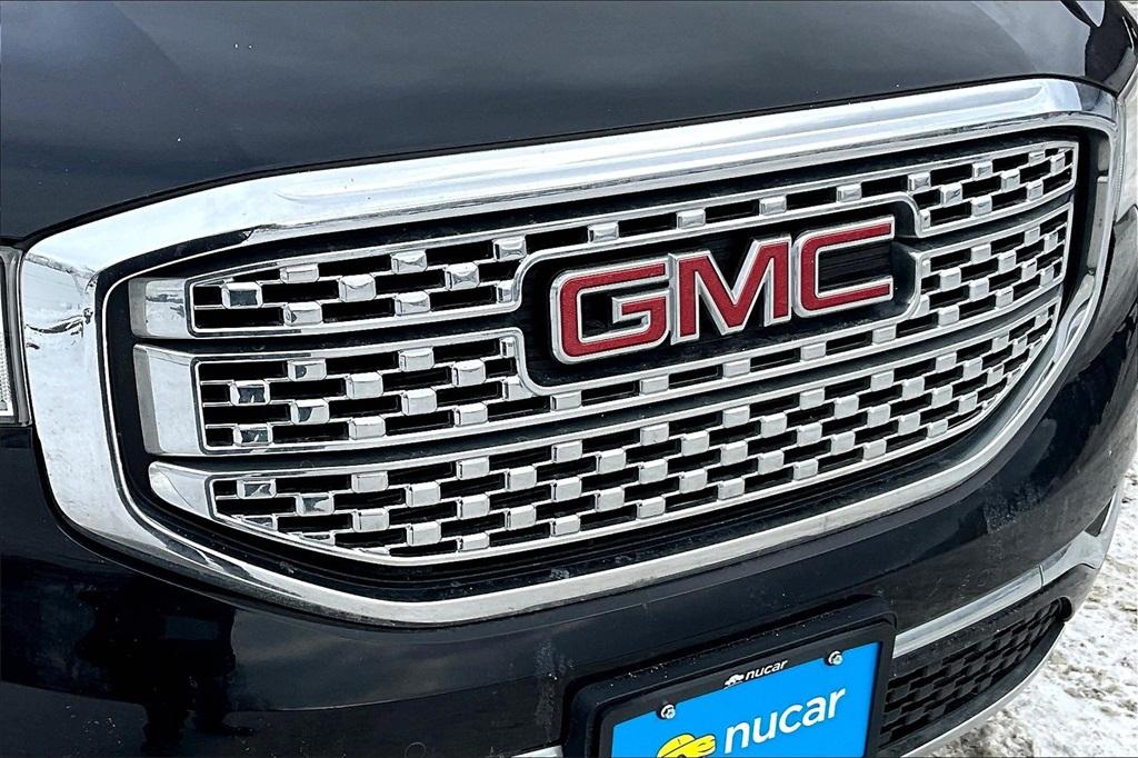 2019 GMC Acadia Denali - Photo 30