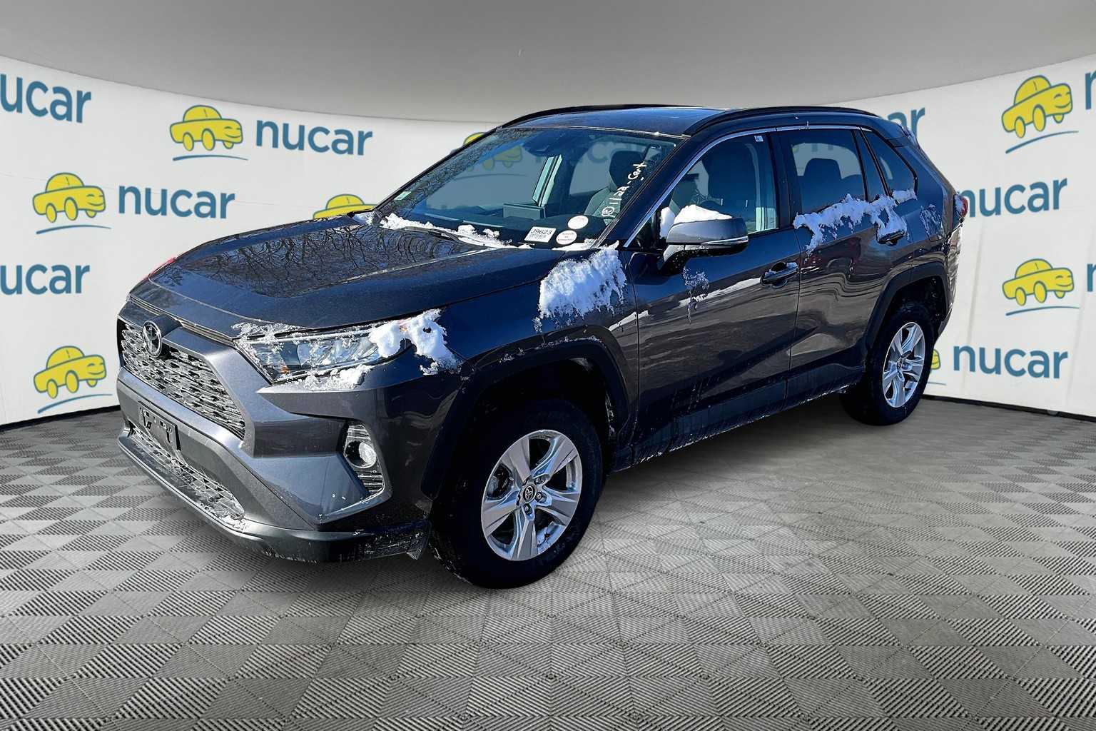 2021 Toyota RAV4 XLE - Photo 2