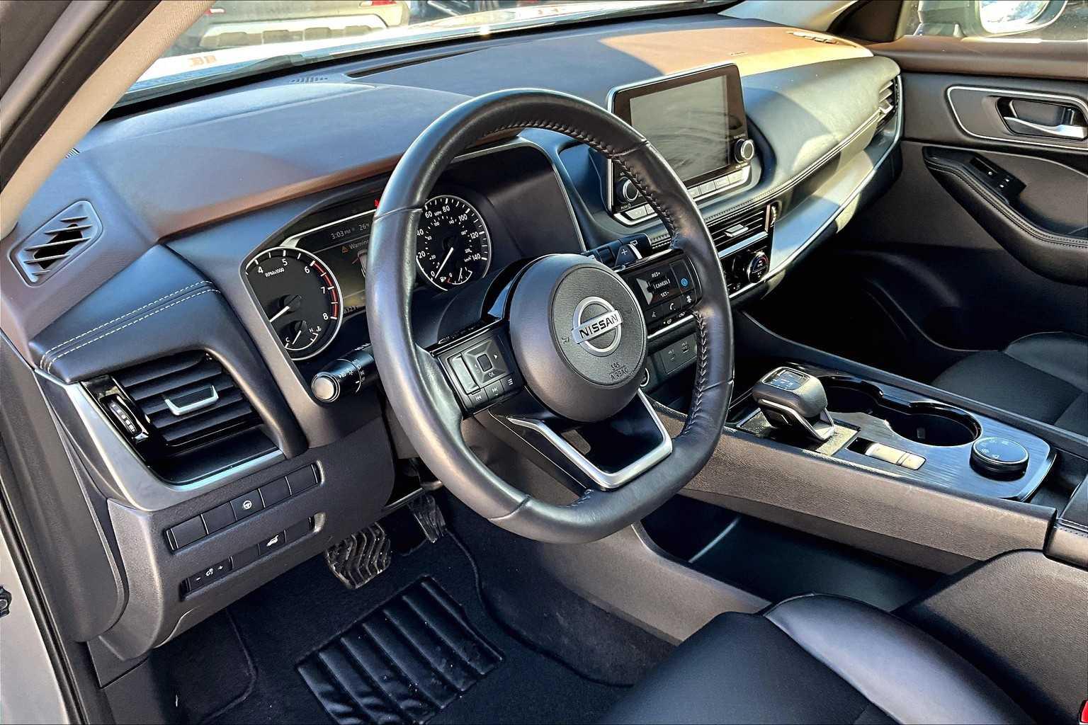 2021 Nissan Rogue SV - Photo 8