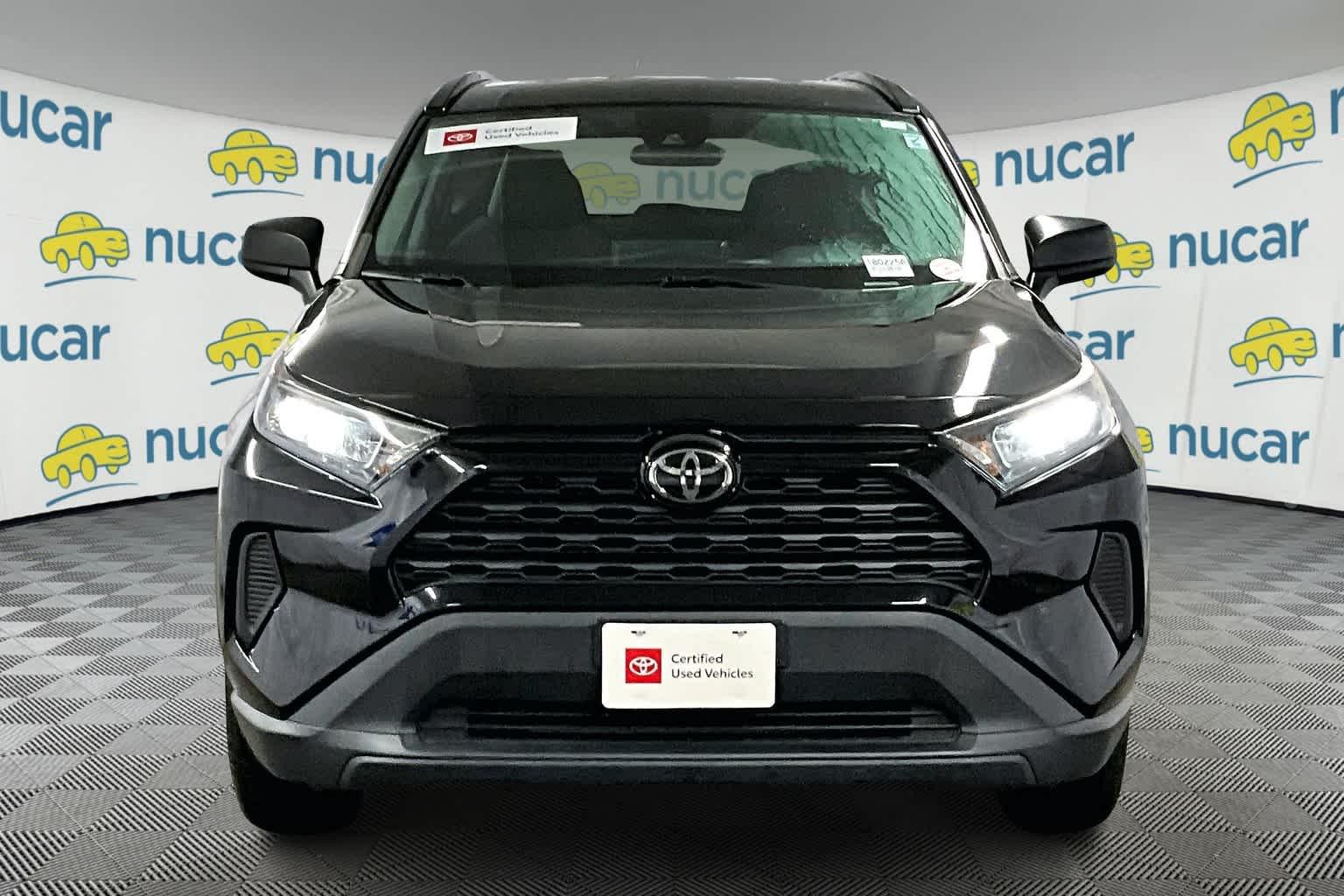 2020 Toyota RAV4 LE - Photo 2