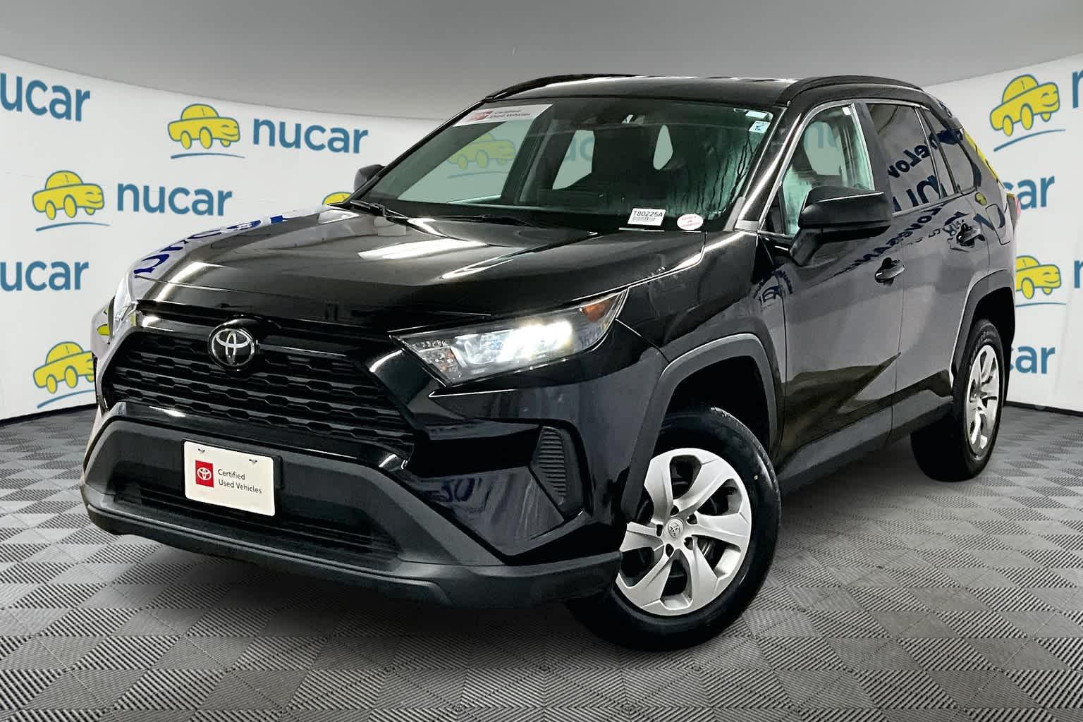 2020 Toyota RAV4 LE - Photo 3