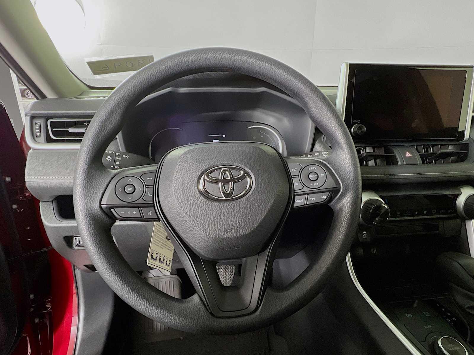 2025 Toyota RAV4 Hybrid LE - Photo 7