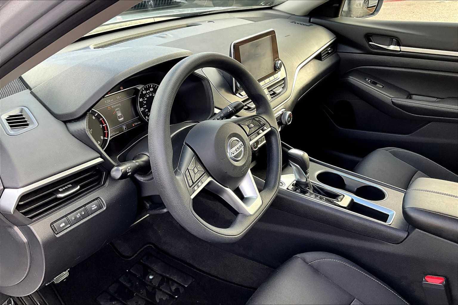 2022 Nissan Altima 2.5 SV - Photo 8