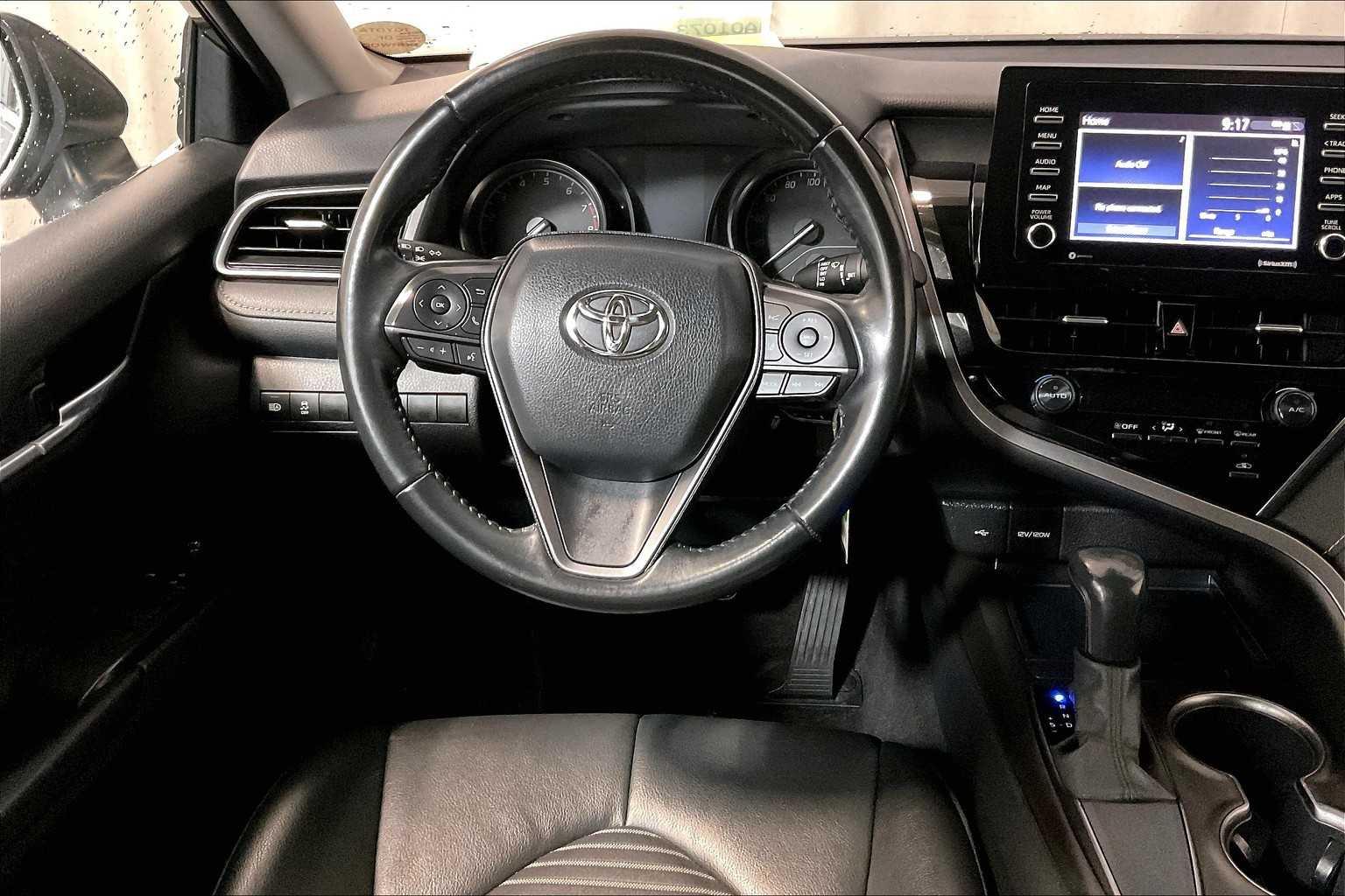 2021 Toyota Camry SE - Photo 17