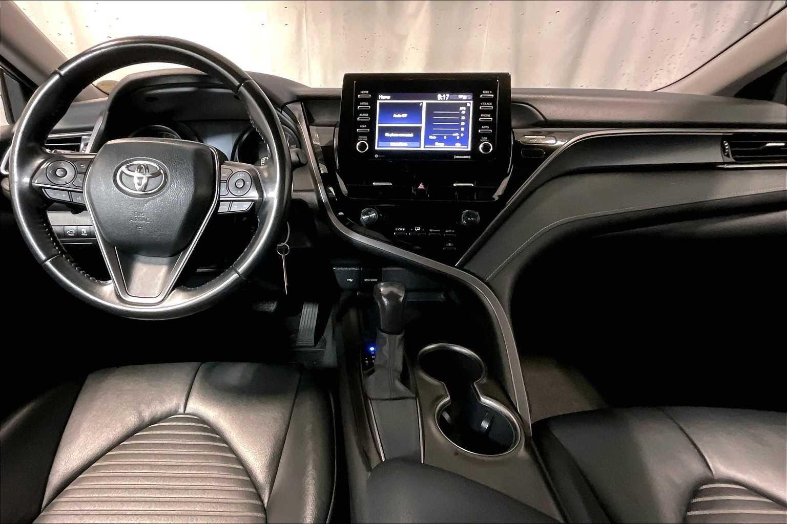 2021 Toyota Camry SE - Photo 21