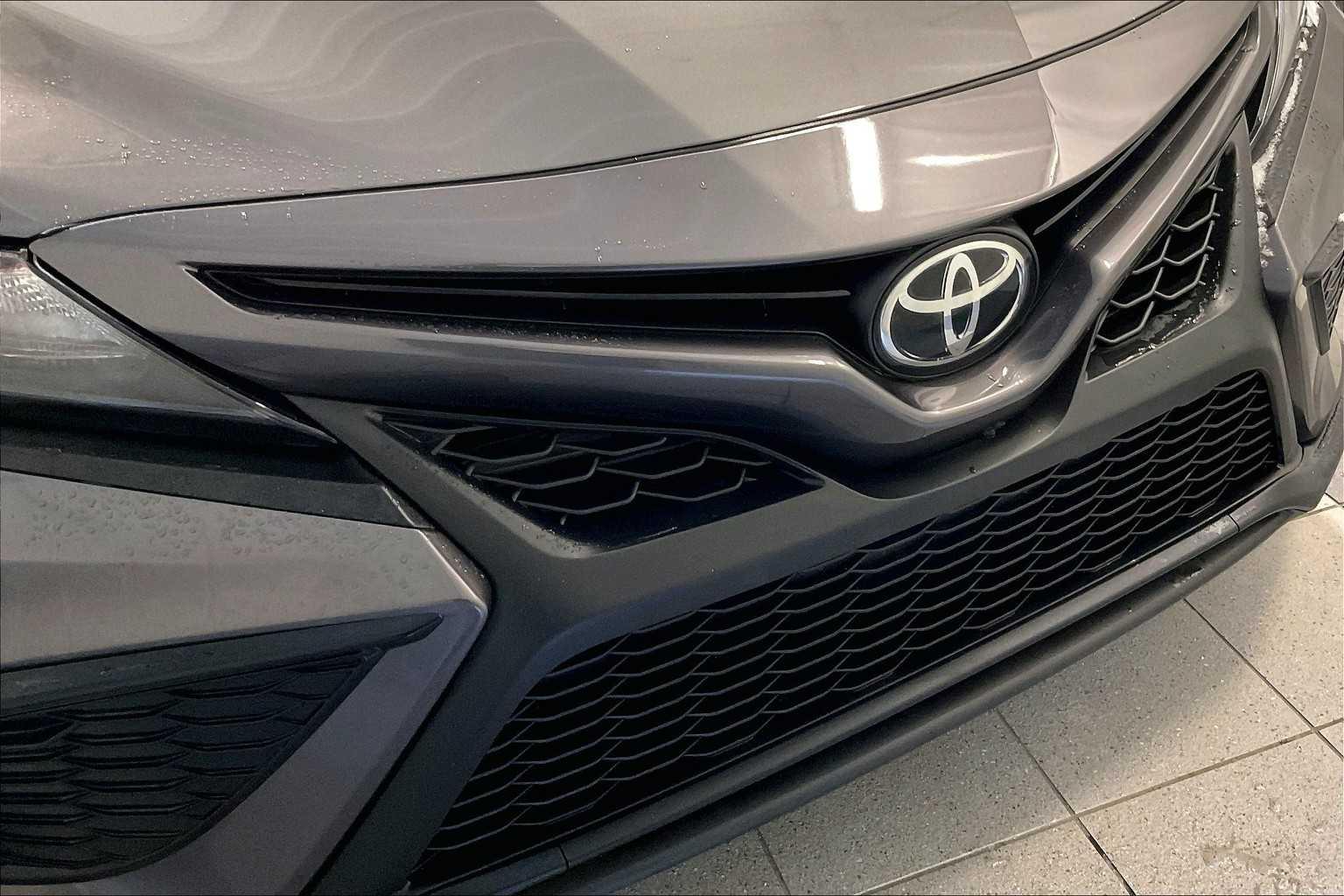 2021 Toyota Camry SE - Photo 31