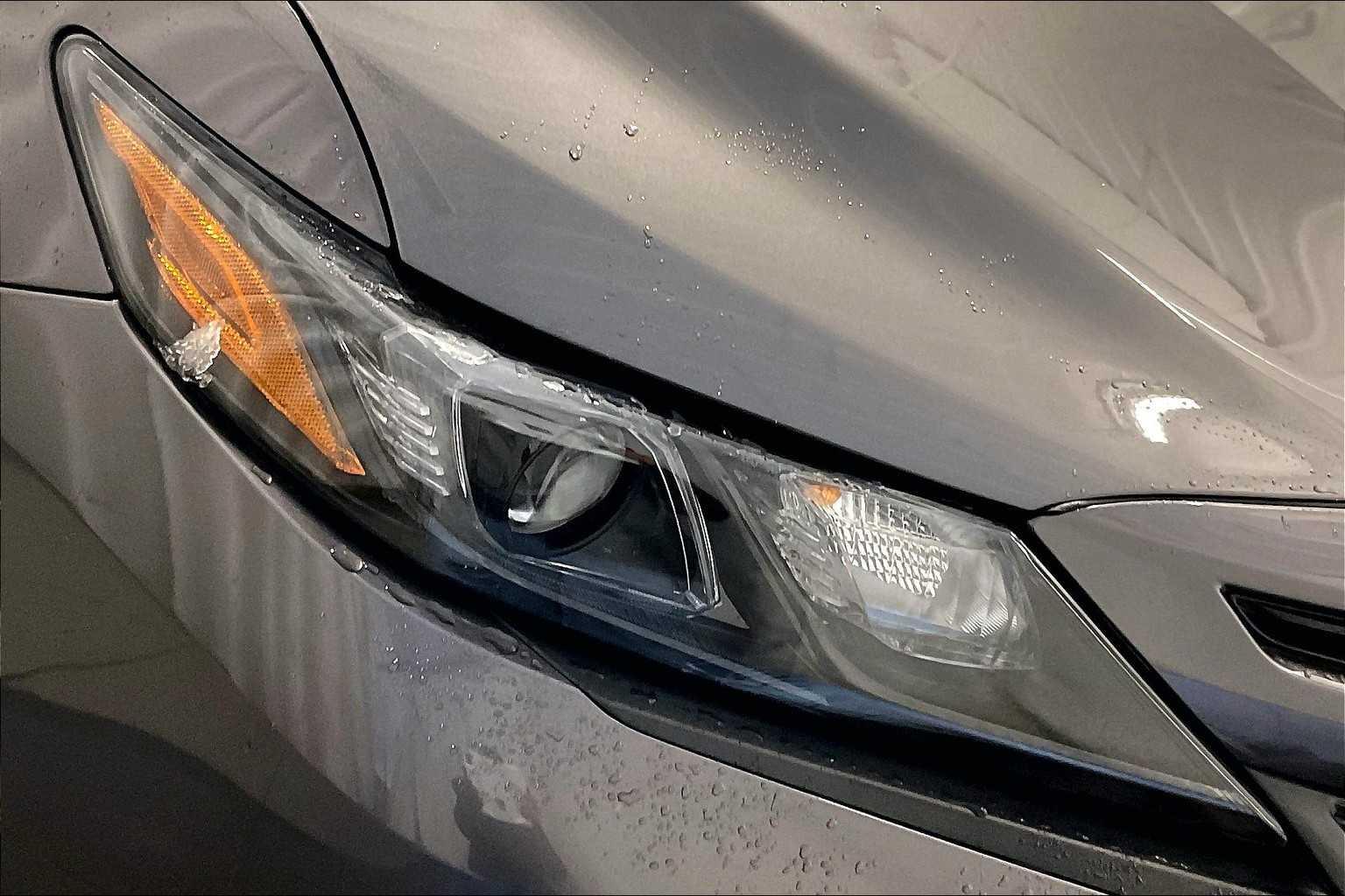 2021 Toyota Camry SE - Photo 32