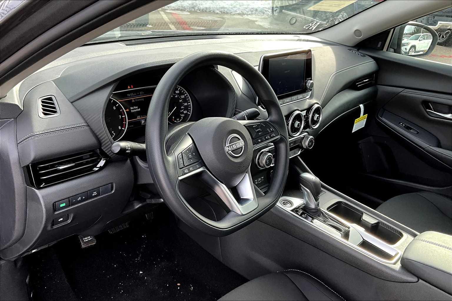 2025 Nissan Sentra SV - Photo 9