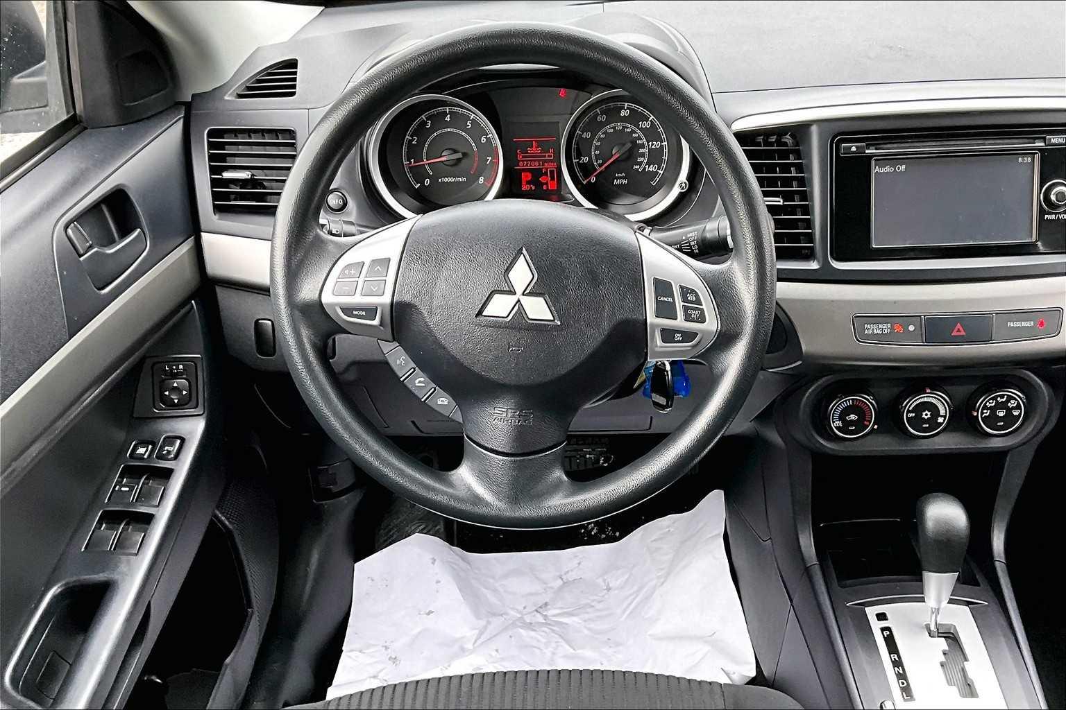 2014 Mitsubishi Lancer SE - Photo 17