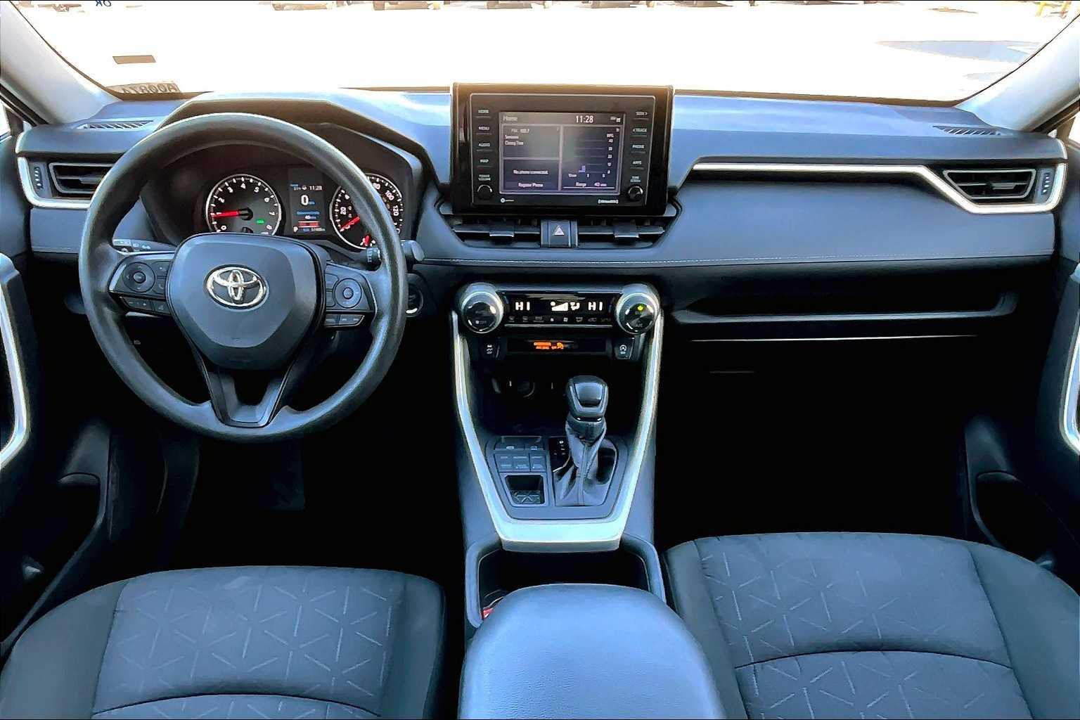 2022 Toyota RAV4 XLE - Photo 21