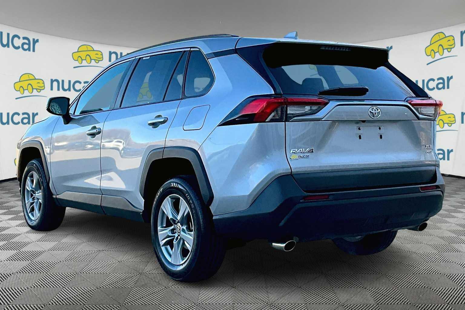 2022 Toyota RAV4 XLE - Photo 4