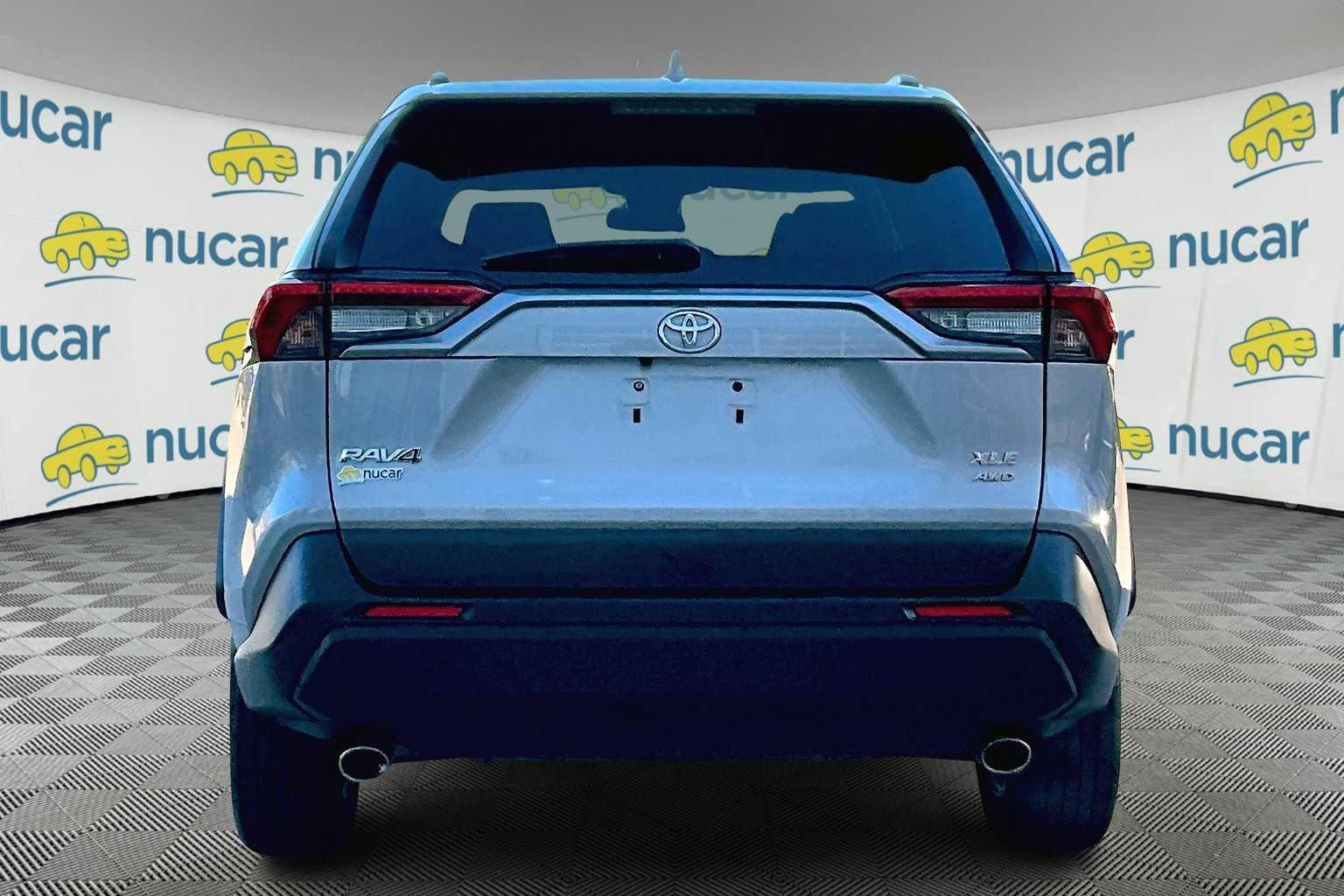 2022 Toyota RAV4 XLE - Photo 5