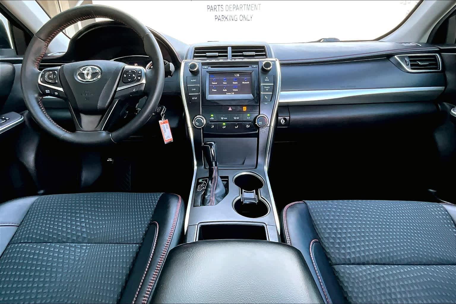 2015 Toyota Camry SE - Photo 21