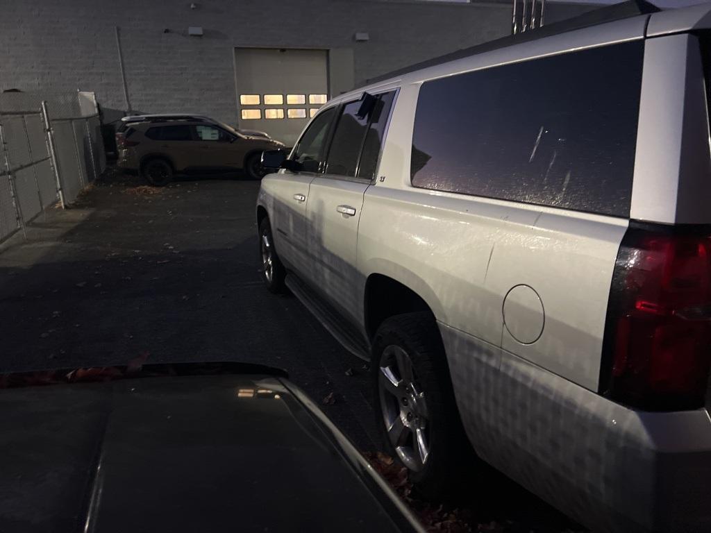 2016 Chevrolet Suburban LT - Photo 7