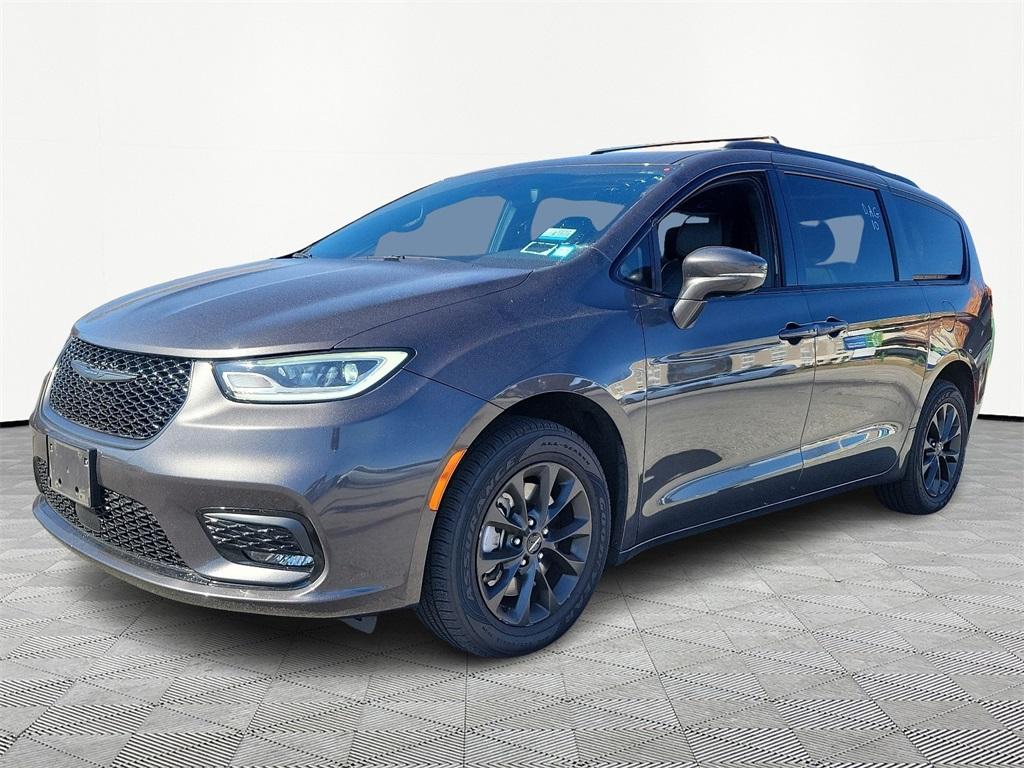 2021 Chrysler Pacifica Limited - Photo 3