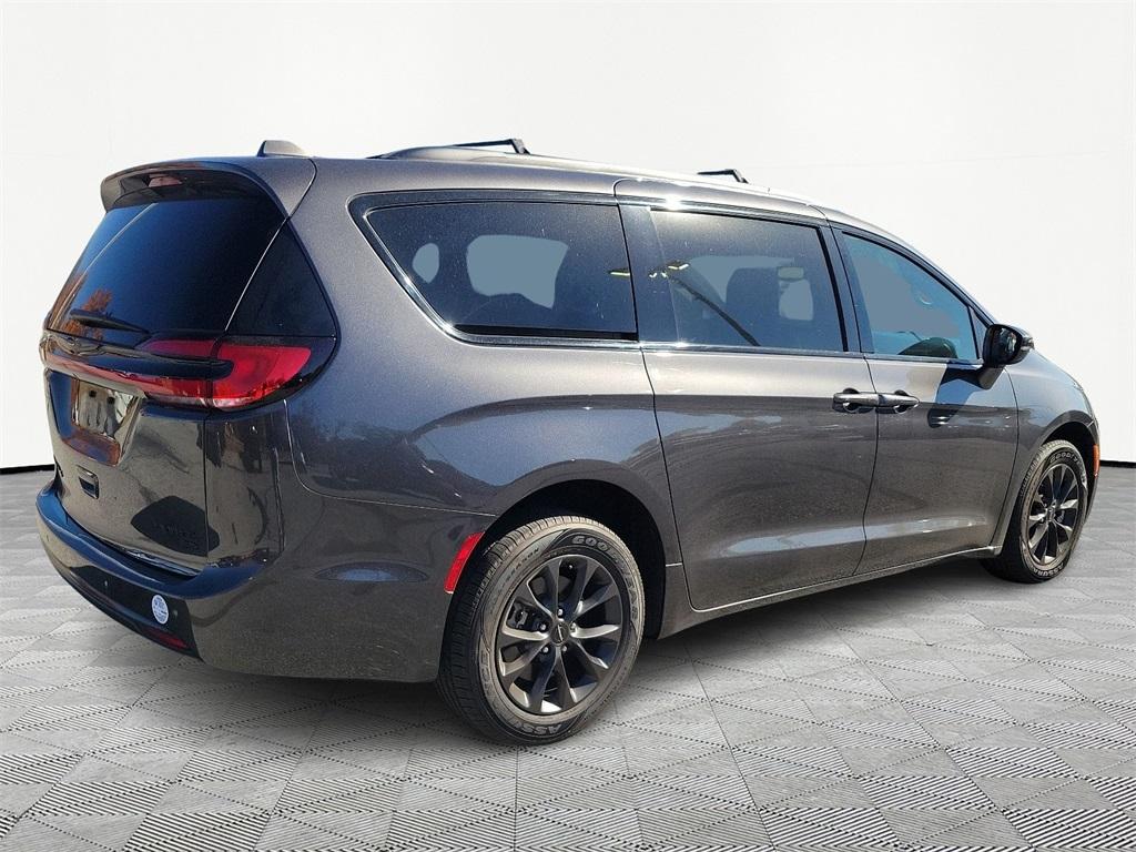 2021 Chrysler Pacifica Limited - Photo 6