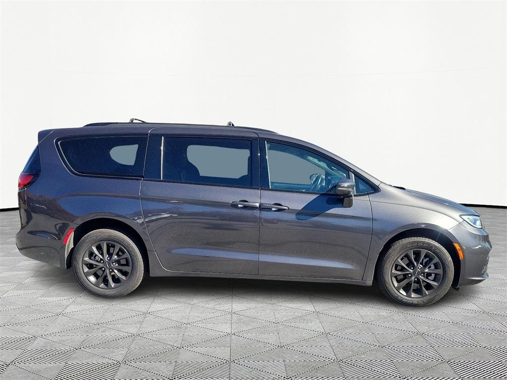 2021 Chrysler Pacifica Limited - Photo 7