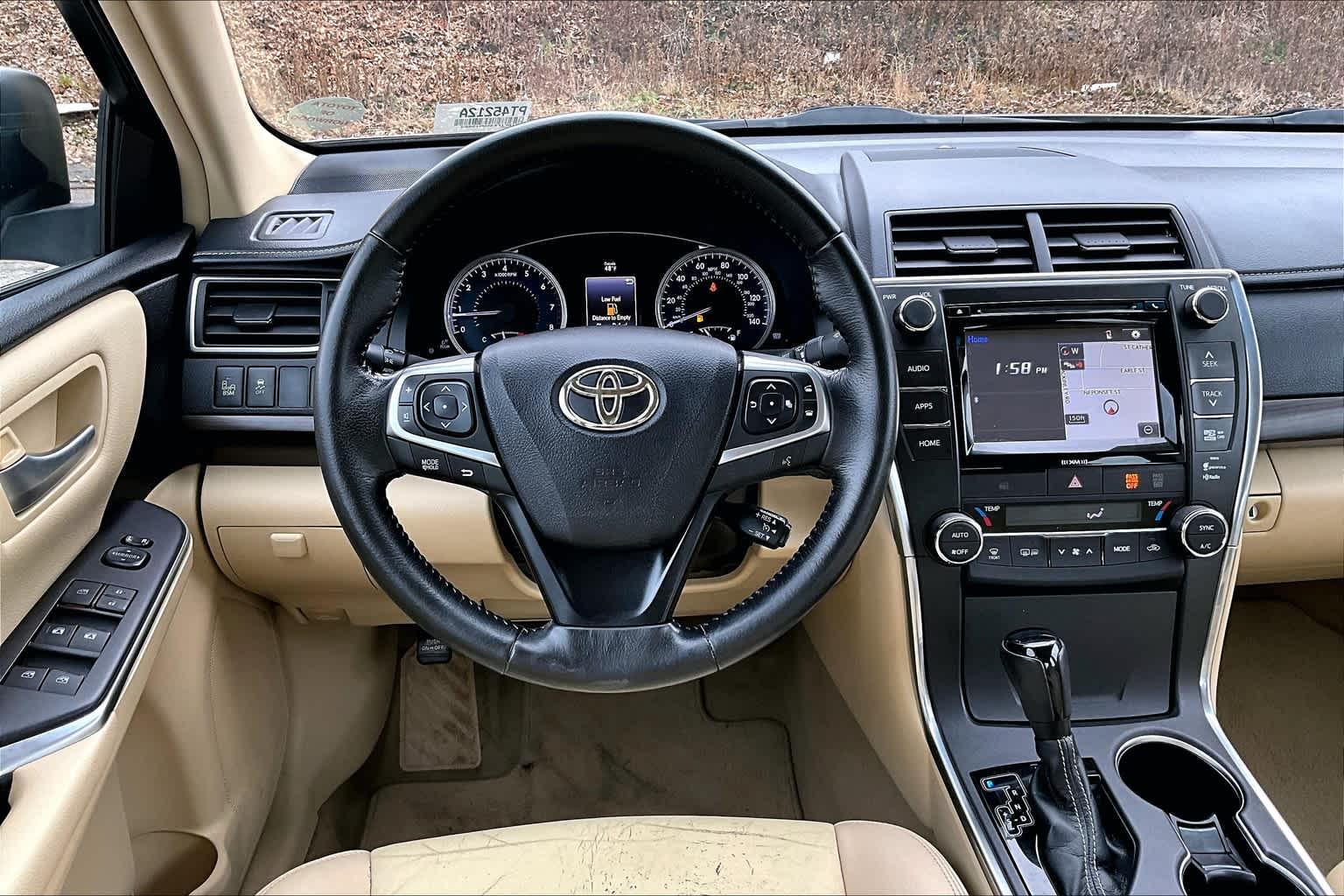 2016 Toyota Camry XLE - Photo 17