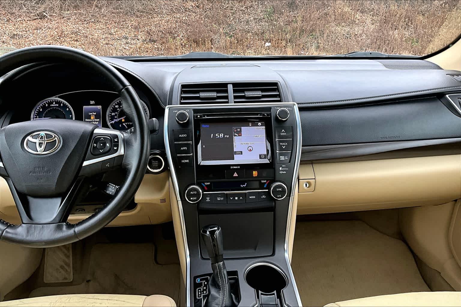 2016 Toyota Camry XLE - Photo 18