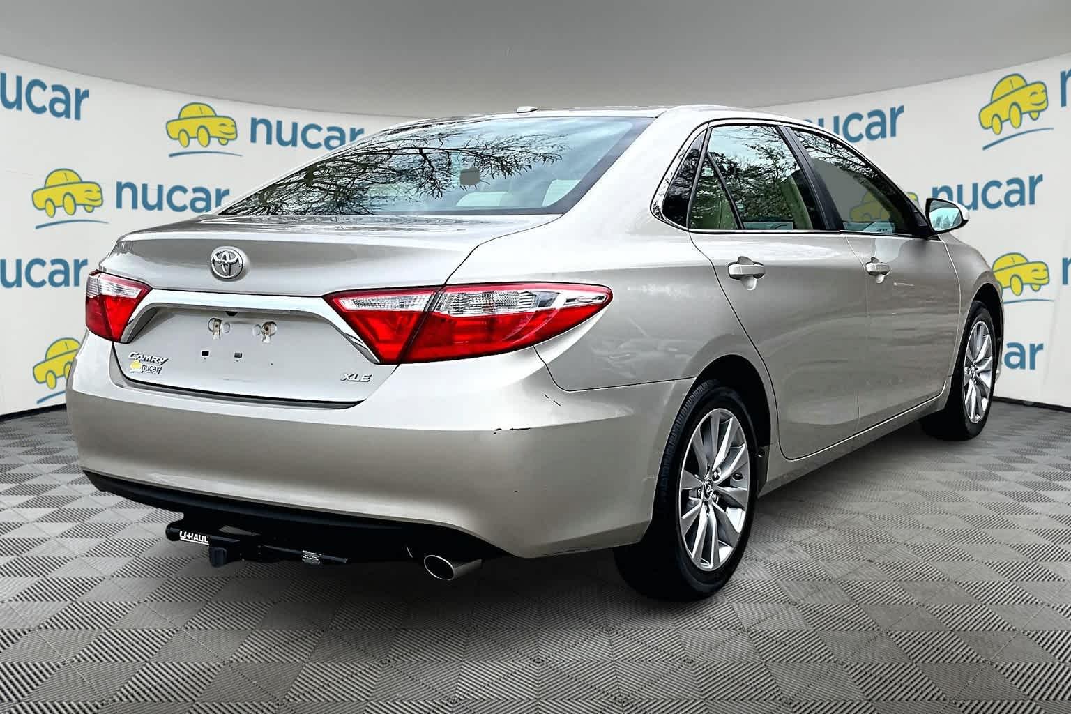 2016 Toyota Camry XLE - Photo 6