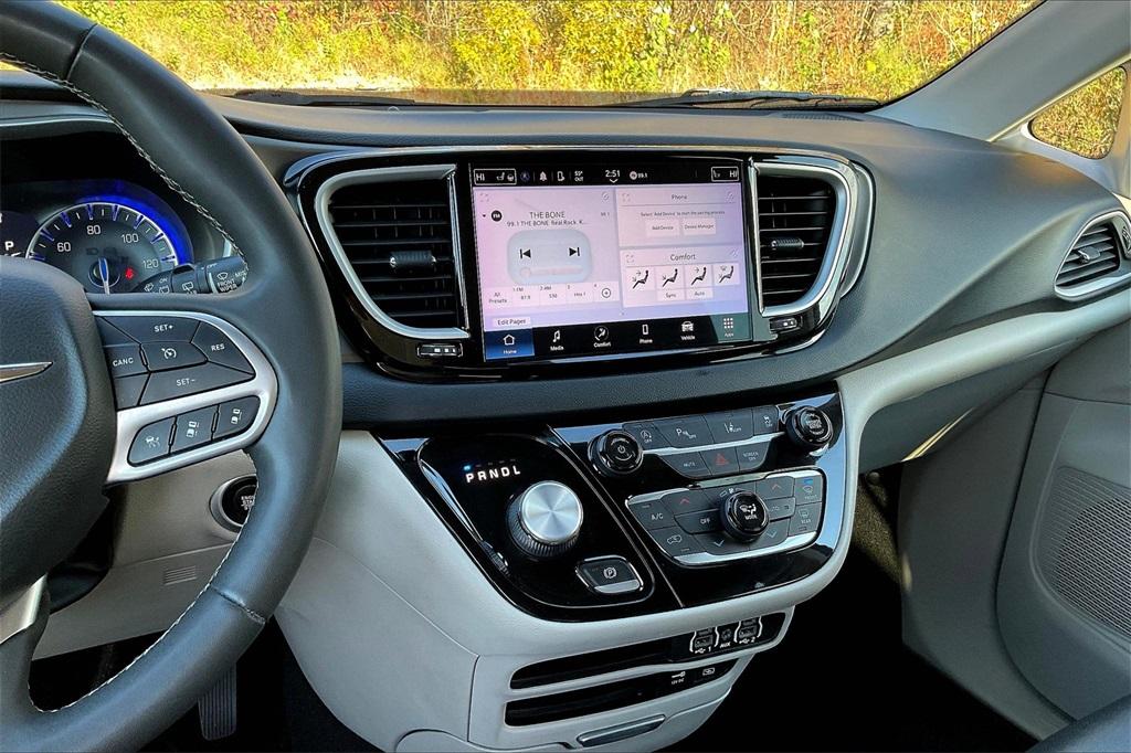 2022 Chrysler Pacifica Touring L - Photo 19