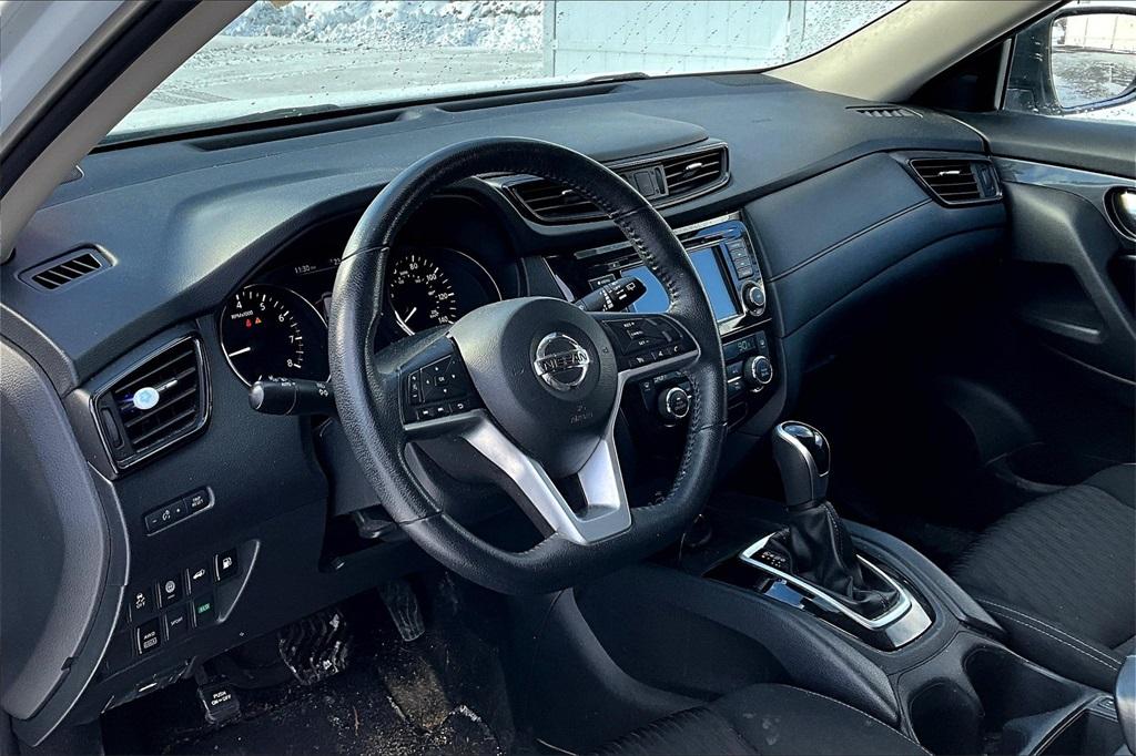 2019 Nissan Rogue SV - Photo 5