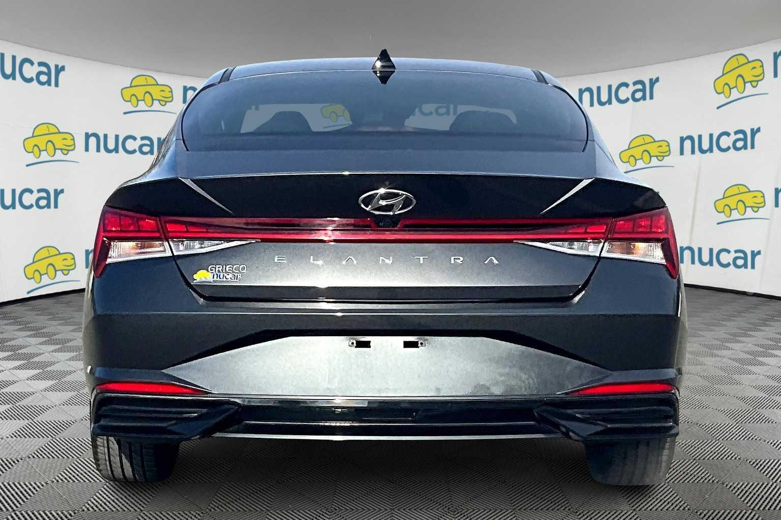 2021 Hyundai Elantra SEL - Photo 5