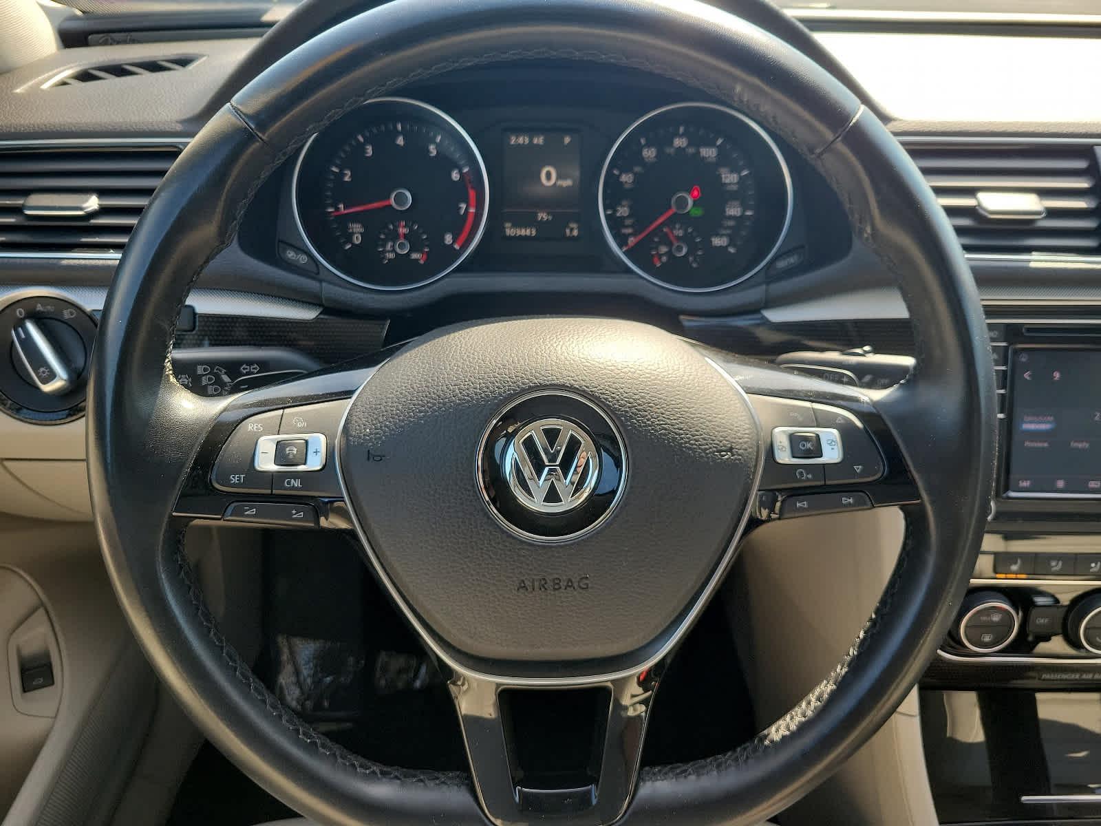 2019 Volkswagen Passat 2.0T SE R-Line - Photo 20