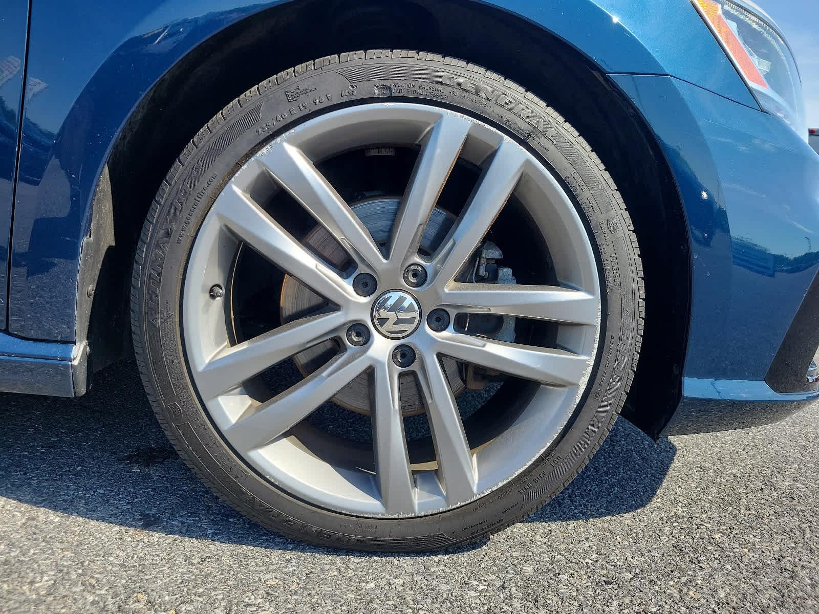 2019 Volkswagen Passat 2.0T SE R-Line - Photo 8