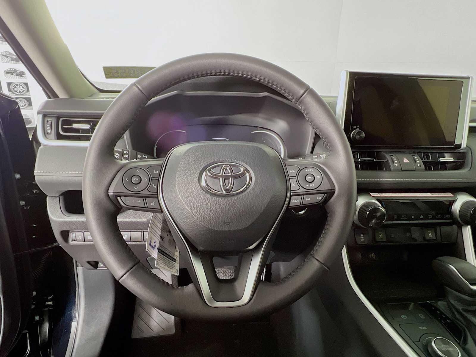 2025 Toyota RAV4 Hybrid XLE Premium - Photo 7