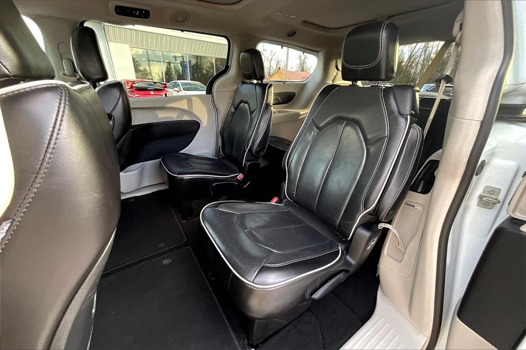 2021 Chrysler Pacifica Limited - Photo 15