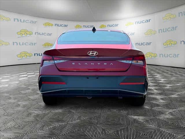 2025 Hyundai Elantra SE - Photo 7