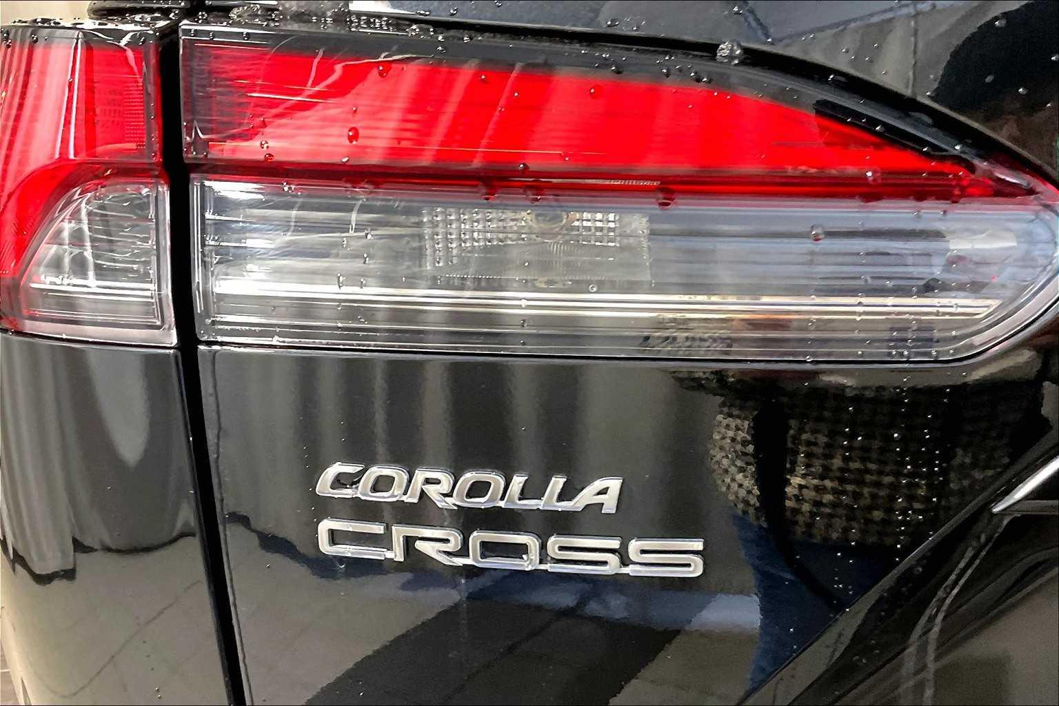 2023 Toyota Corolla Cross XLE - Photo 28