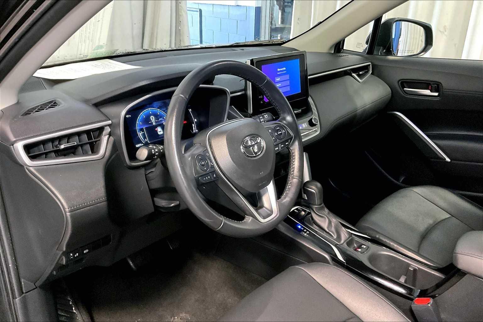 2023 Toyota Corolla Cross XLE - Photo 8