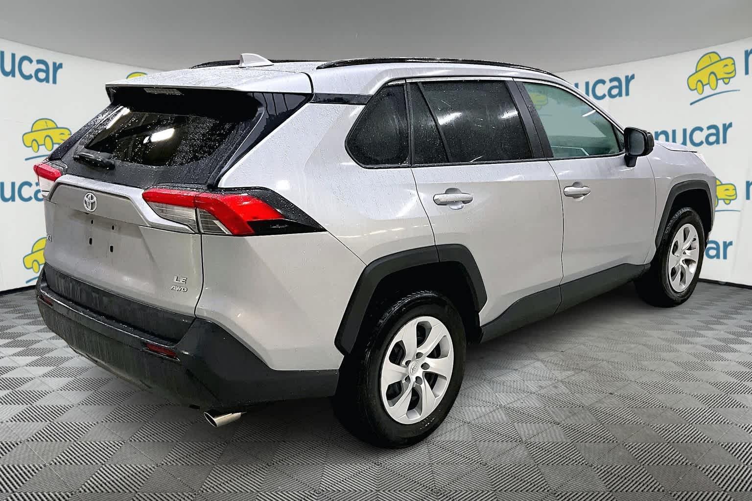 2021 Toyota RAV4 LE - Photo 6