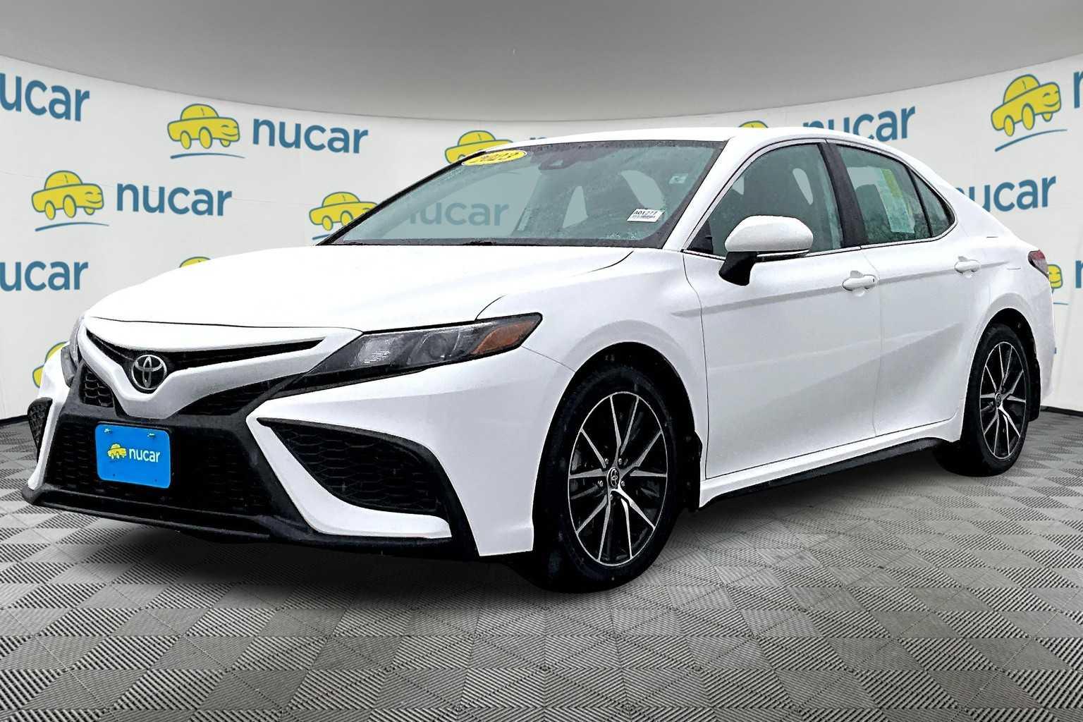 2023 Toyota Camry SE - Photo 3